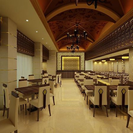 Hotel Brijwasi Royal Mathura Esterno foto