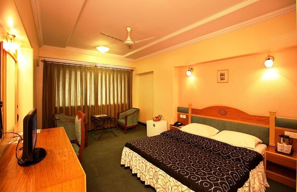Hotel Brijwasi Royal Mathura Esterno foto