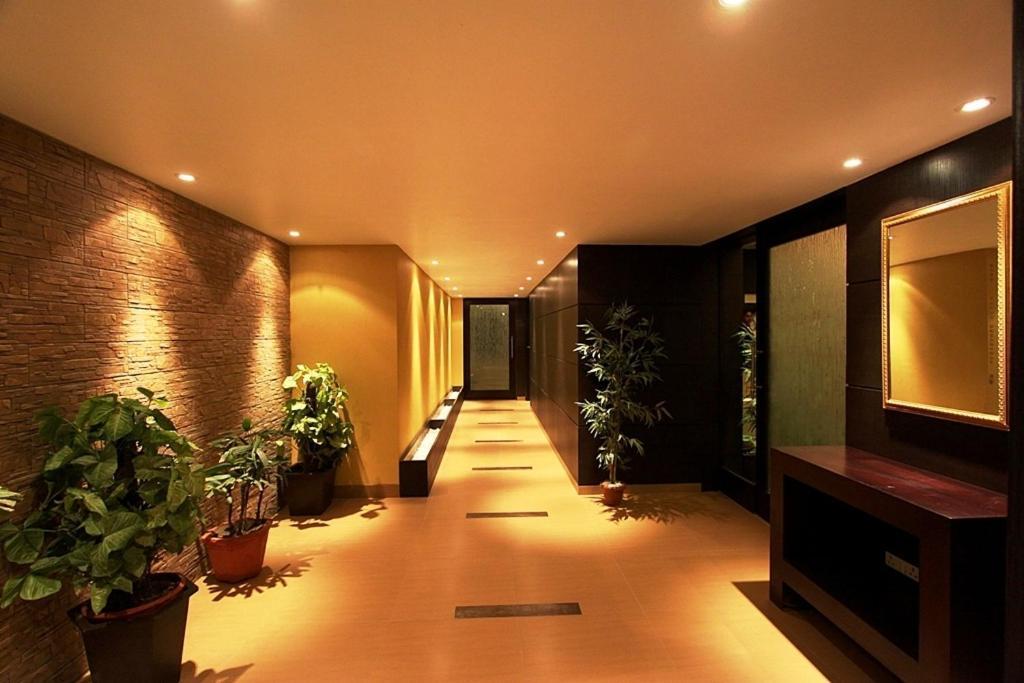 Hotel Brijwasi Royal Mathura Esterno foto