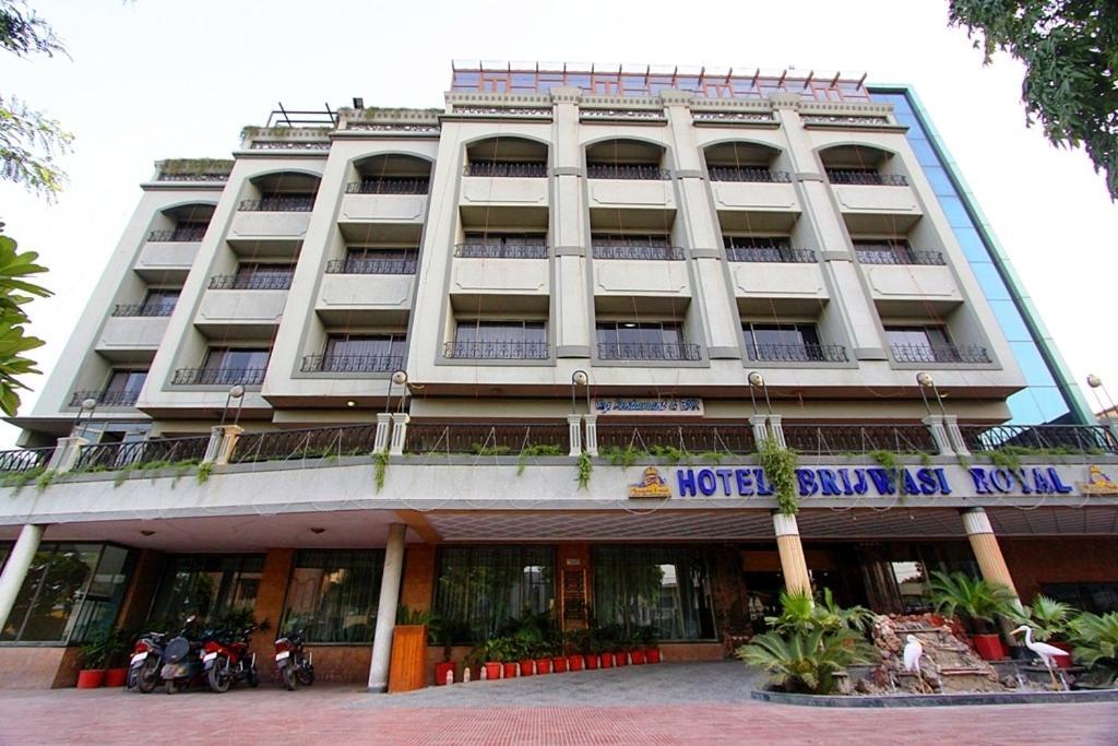 Hotel Brijwasi Royal Mathura Esterno foto