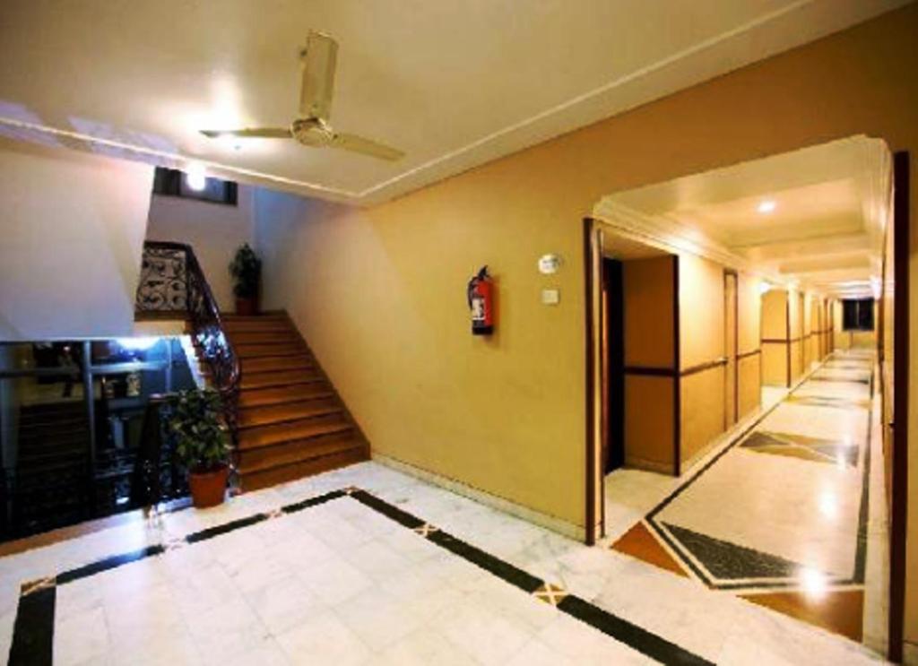 Hotel Brijwasi Royal Mathura Esterno foto